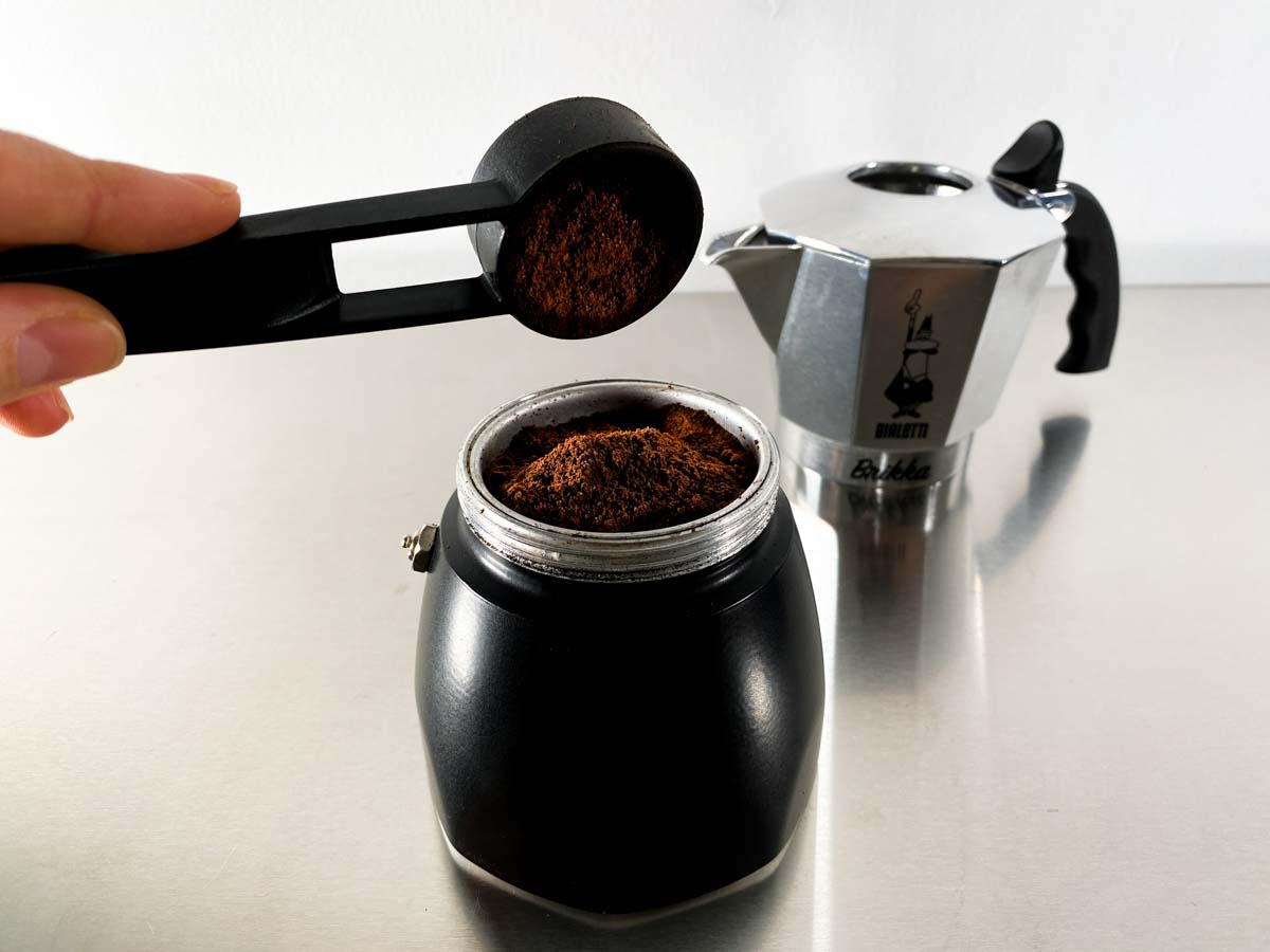 Kaffeezubereitung_Espressokocher_Dosierung Kaffeezubereitung_Espressokocher_Dosierung