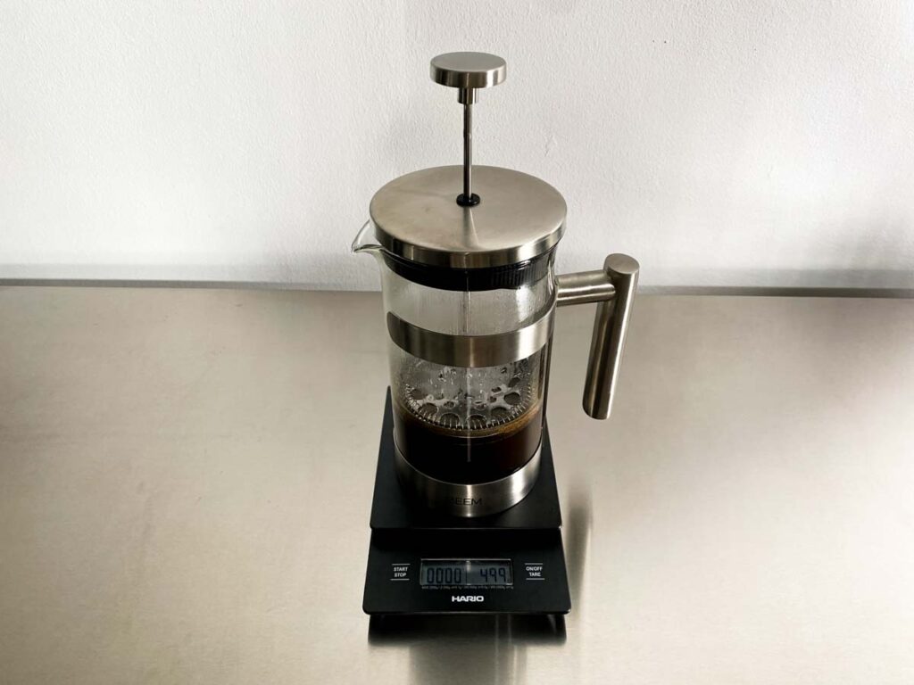 Kaffeezubereitung_French_Press_ziehen